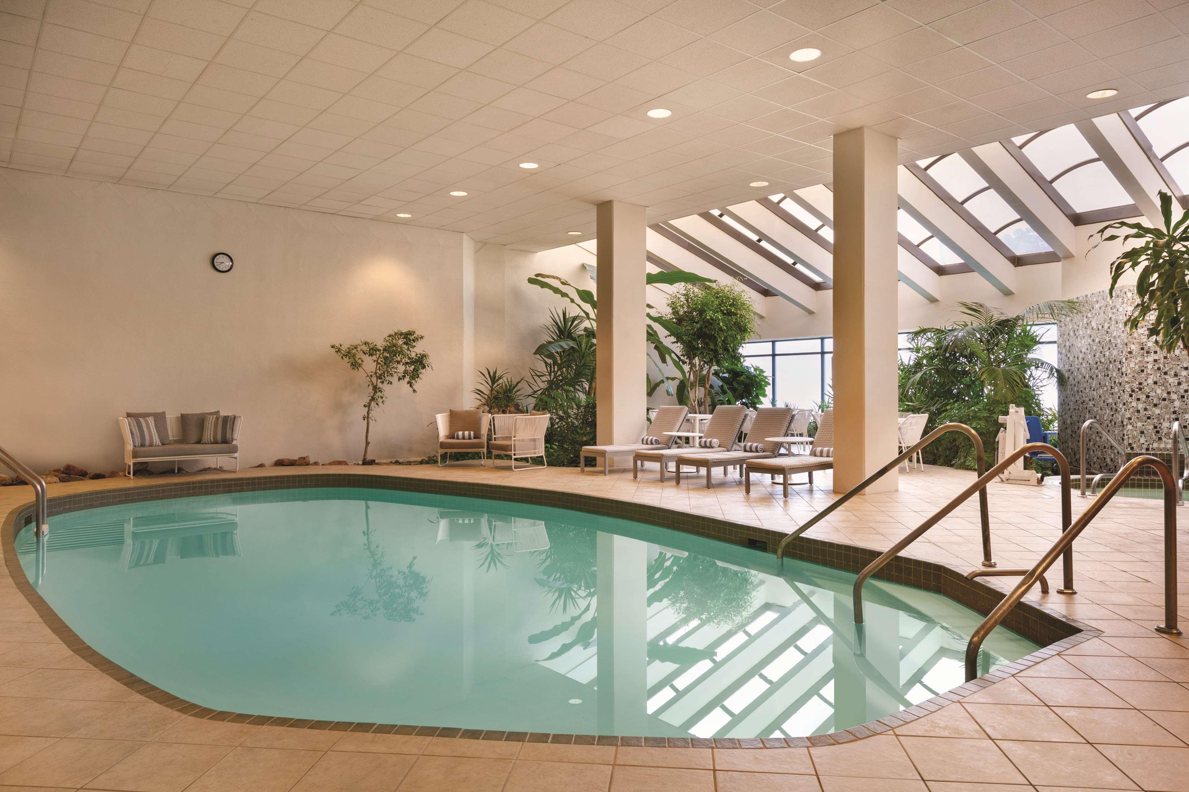 Embassy Suites By Hilton Richmond Dumbarton Exteriör bild